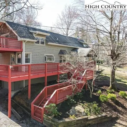 Image 1 - 188 Holly Ln, Blowing Rock, North Carolina, 28605 - House for sale