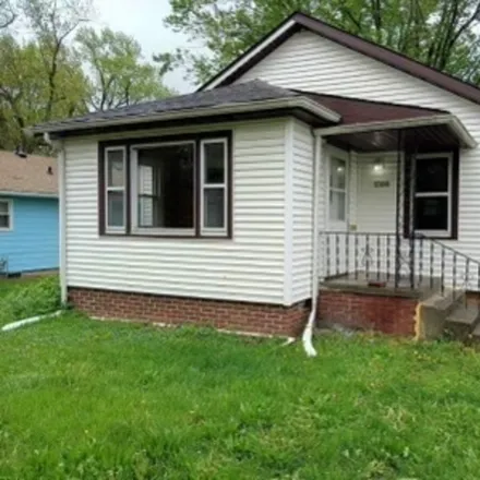 Rent this 2 bed house on 1508 E English St