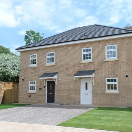 Rent this 3 bed duplex on White Heather Croft in A631, Hemswell Cliff