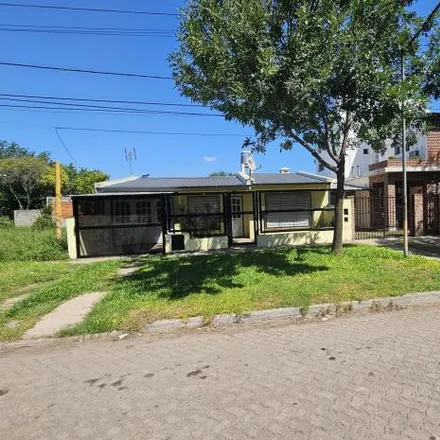 Rent this 2 bed house on Los Olivos 3078 in Departamento Rosario, Granadero Baigorria