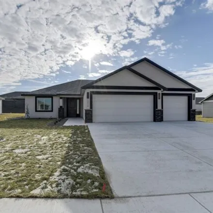 Buy this 3 bed house on Coho Drive in Pasco, WA