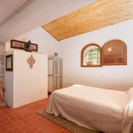 Rent this 3 bed duplex on 58026 Montieri GR