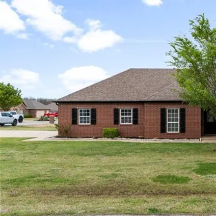 Buy this 3 bed house on 3601 West Forrest Street in Skiatook, OK 74070