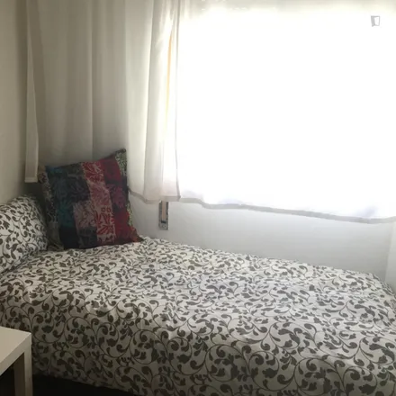 Rent this 4 bed room on Carretera Húmera - Helena Aparicio in Carretera de Húmera, 28334 Pozuelo de Alarcón