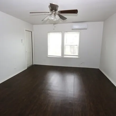 Image 7 - 632 South Guenther Avenue, New Braunfels, TX 78130, USA - Apartment for rent