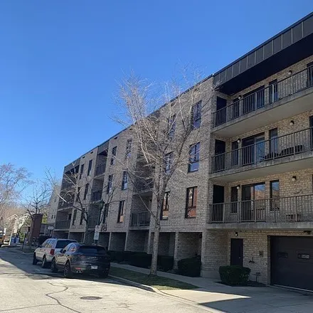 Buy this 2 bed condo on 724 12th Street in Wilmette, New Trier Township