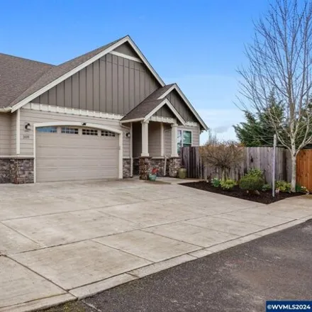 Buy this 3 bed house on 309 Castlebrook Court in Silverton, OR 97381