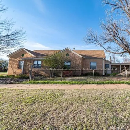 Image 4 - 118 East Logan Street, Crowell, Foard County, TX 79227, USA - House for sale