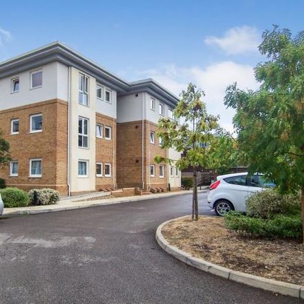 Rent this 2 bed apartment on Pool Road in Molesey KT8 2HE, United Kingdom