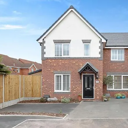 Buy this 4 bed house on unnamed road in Stourport-on-Severn, DY13 8PG