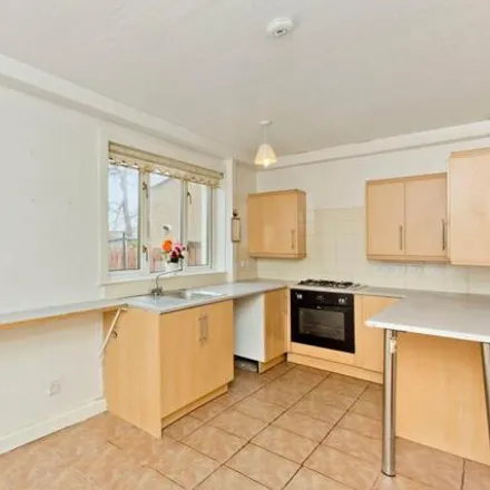 Image 3 - 34 Niddrie Marischal Crescent, City of Edinburgh, EH16 4LA, United Kingdom - Townhouse for sale