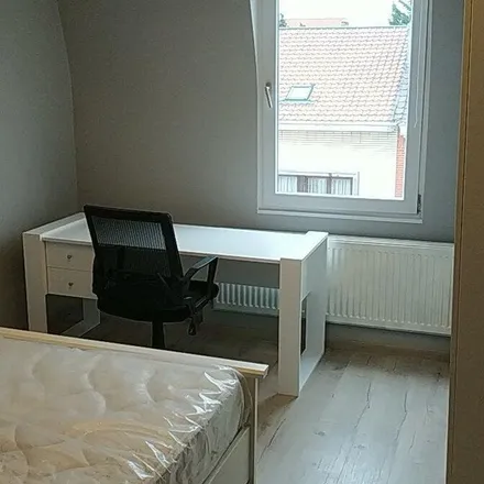 Rent this 7 bed apartment on Rue Jean Gérard Eggericx - Jean Gérard Eggericxstraat 26 in 1150 Woluwe-Saint-Pierre - Sint-Pieters-Woluwe, Belgium