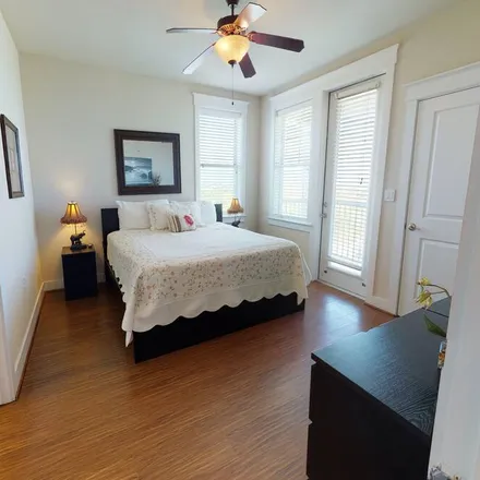 Rent this 3 bed condo on Galveston County in Texas, USA