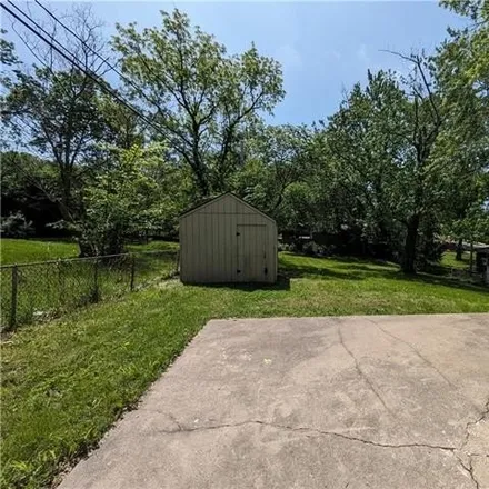 Image 2 - 8953 East 54th Street, Raytown, MO 64133, USA - House for sale