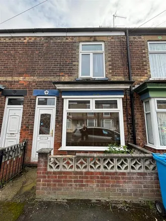 Rent this 2 bed townhouse on 5 Selkirk Street in Hull, HU5 3NS