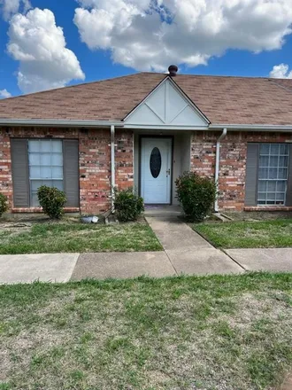 Buy this 3 bed townhouse on 23 West Townhouse Lane in Grand Prairie, TX 75052