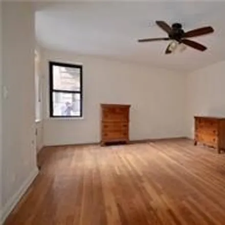 Image 3 - 15 Oliver Street, New York, NY 11209, USA - Apartment for sale