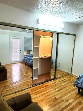 Image 7 - Walnut Street, Dallas, TX 75081, USA - Condo for rent