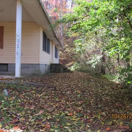 Image 3 - 119 Carroll Road, Harlan County, KY 40854, USA - House for sale
