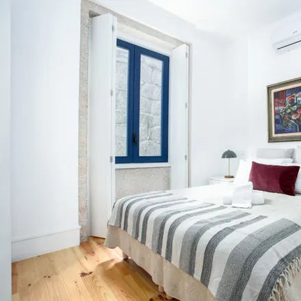 Rent this 1 bed apartment on Rua de Dom João IV 40 in 4000-508 Porto, Portugal