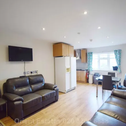 Image 5 - Queen's Road, London, NW4 2TH, United Kingdom - Apartment for rent