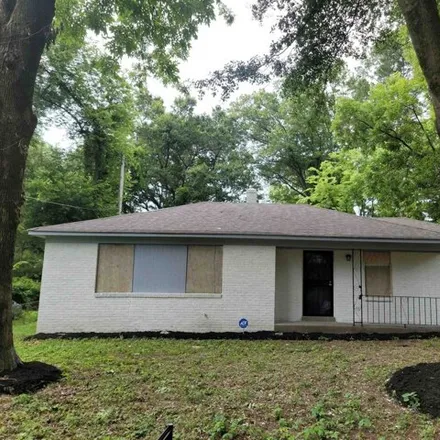 Buy this 3 bed house on 1373 Haywood Avenue in Memphis, TN 38127