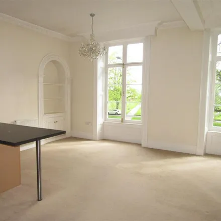 Image 7 - Harrogate Register Office, 31 Park Parade, Harrogate, HG1 5AG, United Kingdom - Apartment for rent