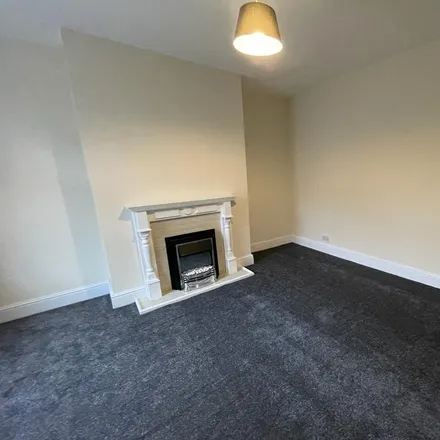 Image 4 - North Street, Colne, BB8 9DR, United Kingdom - Townhouse for rent