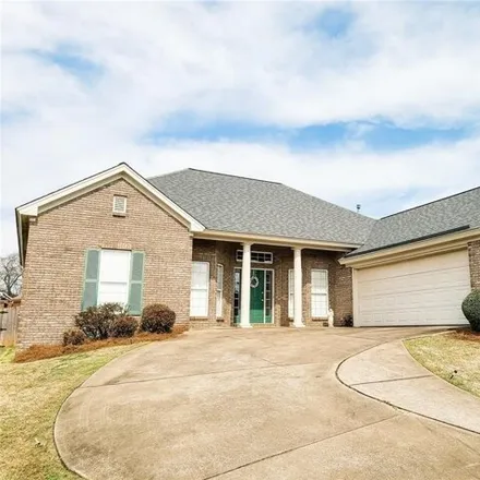 Rent this 4 bed house on 1004 Thistle Road in Prattville, AL 36066