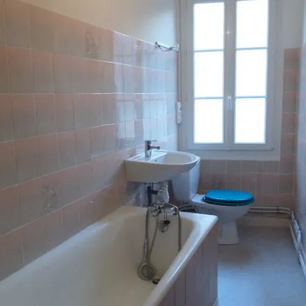 Image 1 - 7 Avenue de Périgueux, 87500 Saint-Yrieix-la-Perche, France - Apartment for rent