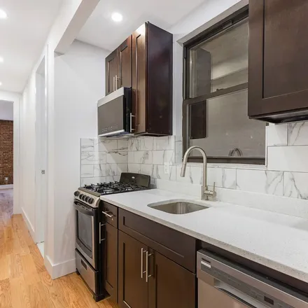 Rent this 5 bed apartment on 1711 2nd Avenue in New York, NY 10128