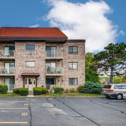 Rent this 2 bed condo on 5402 Chateau Drive in Rolling Meadows, IL 60008
