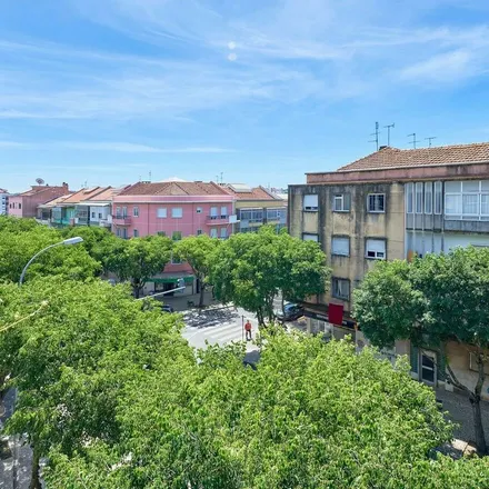 Image 4 - Avenida Eduardo Jorge 29, 2700-306 Amadora, Portugal - Apartment for rent