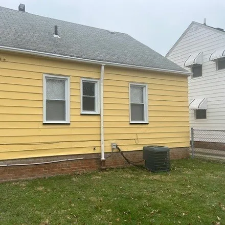 Image 3 - 20768 Amherst Road, Warrensville Heights, OH 44122, USA - House for rent