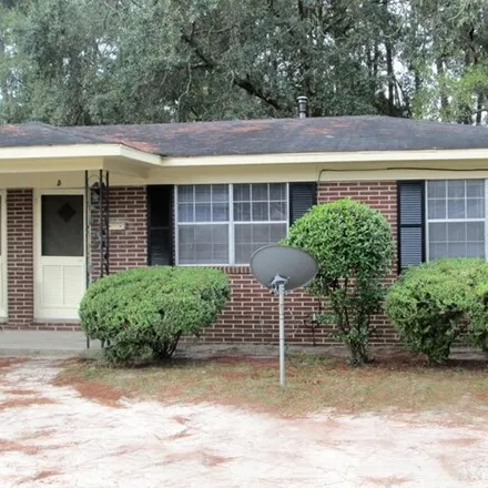 Rent this 2 bed house on 1613 Palmyra Rd Apt B in Albany, Georgia