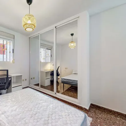 Rent this 4 bed room on Carrer de Vidal de Blanes in 12, 46024 Valencia