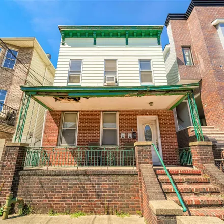 Buy this 5 bed duplex on 211 Cator Avenue in Greenville, Jersey City