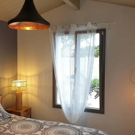 Rent this 3 bed house on 17590 Saint-Clément-des-Baleines