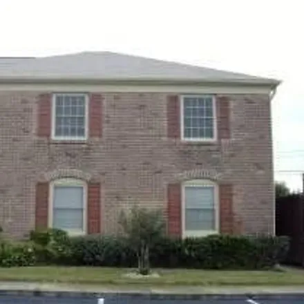 Rent this 3 bed townhouse on 954 East Colonial Court in Indian Harbour Beach, Brevard County