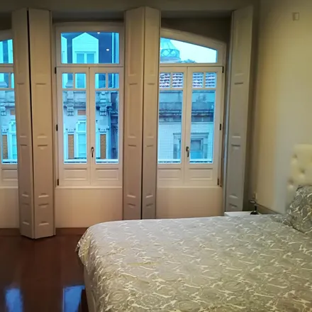 Rent this 3 bed room on Rua de Santo Ildefonso in 4000-465 Porto, Portugal