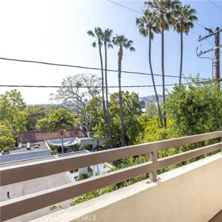 Image 5 - 8399 Willoughby Avenue, West Hollywood, CA 90069, USA - Condo for sale