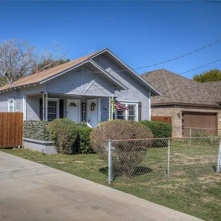 Image 1 - 706 Mount Olive Street, Terrell, TX 75160, USA - House for sale