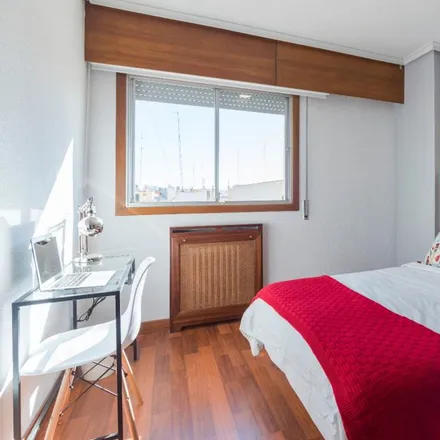 Rent this 6 bed room on Madrid in Avenida de Menéndez Pelayo, 95