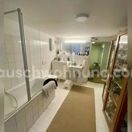 Rent this 3 bed apartment on Schwachhauser Heerstraße in 28203 Bremen, Germany