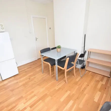 Rent this 3 bed apartment on Harriet Street in Cardiff, CF24 4BU