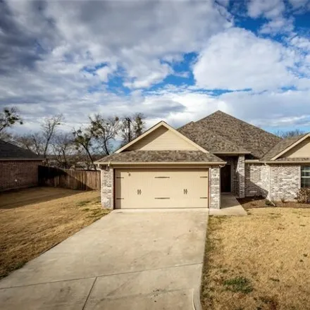 Rent this 3 bed house on 746 Westgate Drive in Aledo, TX 76008