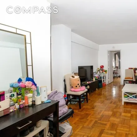 Rent this 2 bed house on 420 East 64th Street in New York, NY 10065
