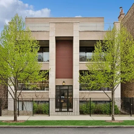 Buy this 3 bed condo on 1621 West Superior Street in Chicago, IL 60622