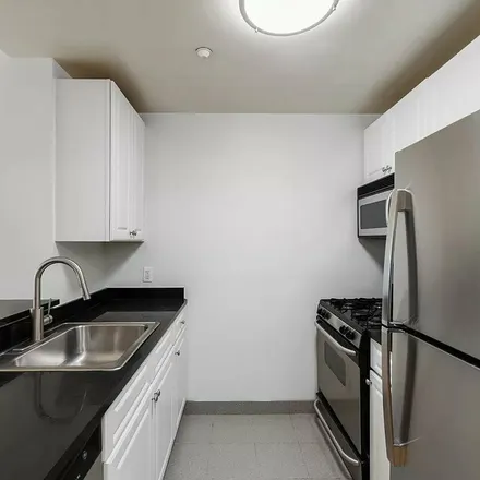 Image 2 - 1951 1st Avenue, New York, NY 10029, USA - Apartment for rent