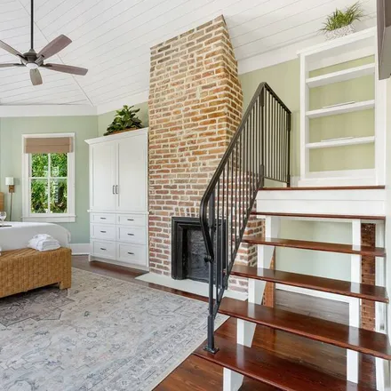 Rent this 6 bed house on Charleston